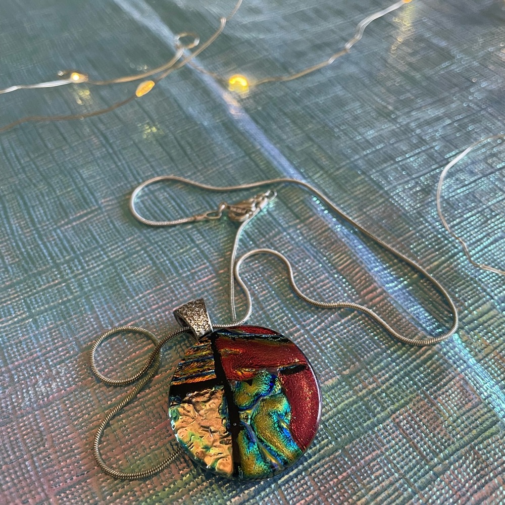 Multicolor Round Pendant Necklace